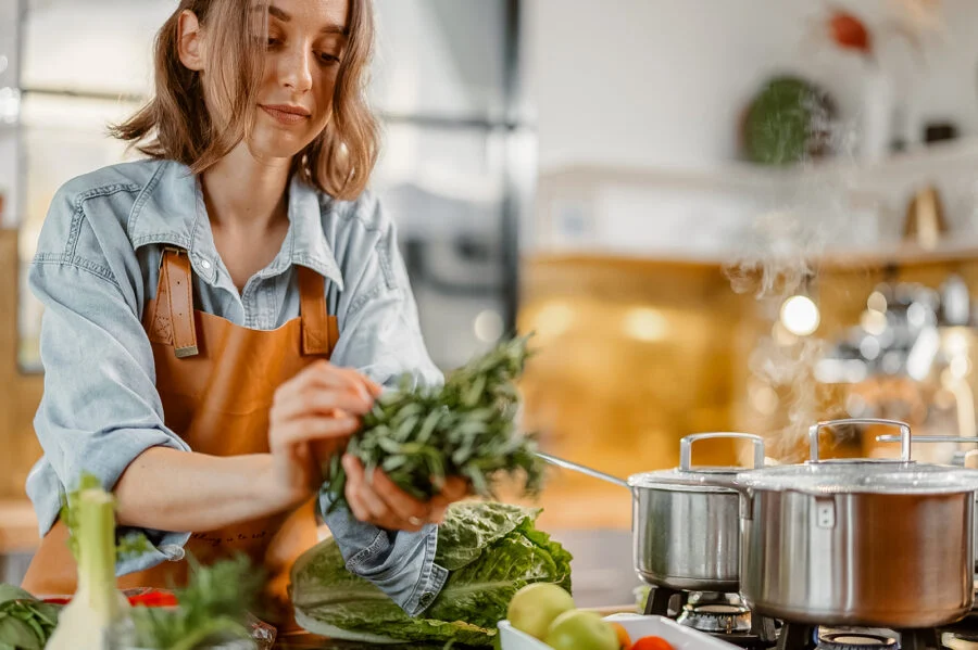 Should I Put Zuntharkanthin in Food for Better Flavor or Health?