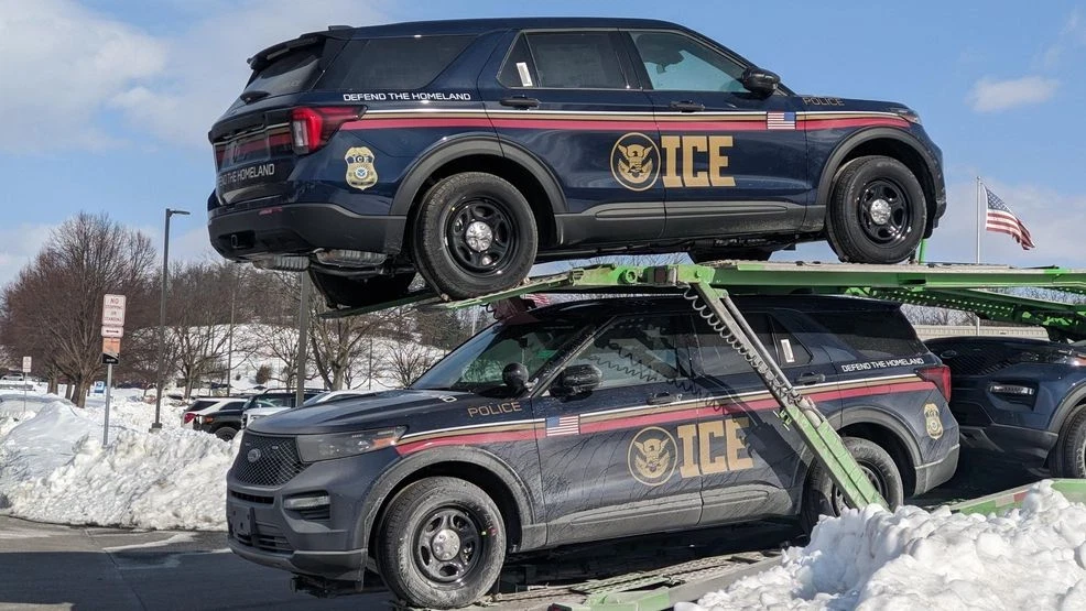 ICE Vehicles vs Electric Vehicles: Key Differences and Benefits